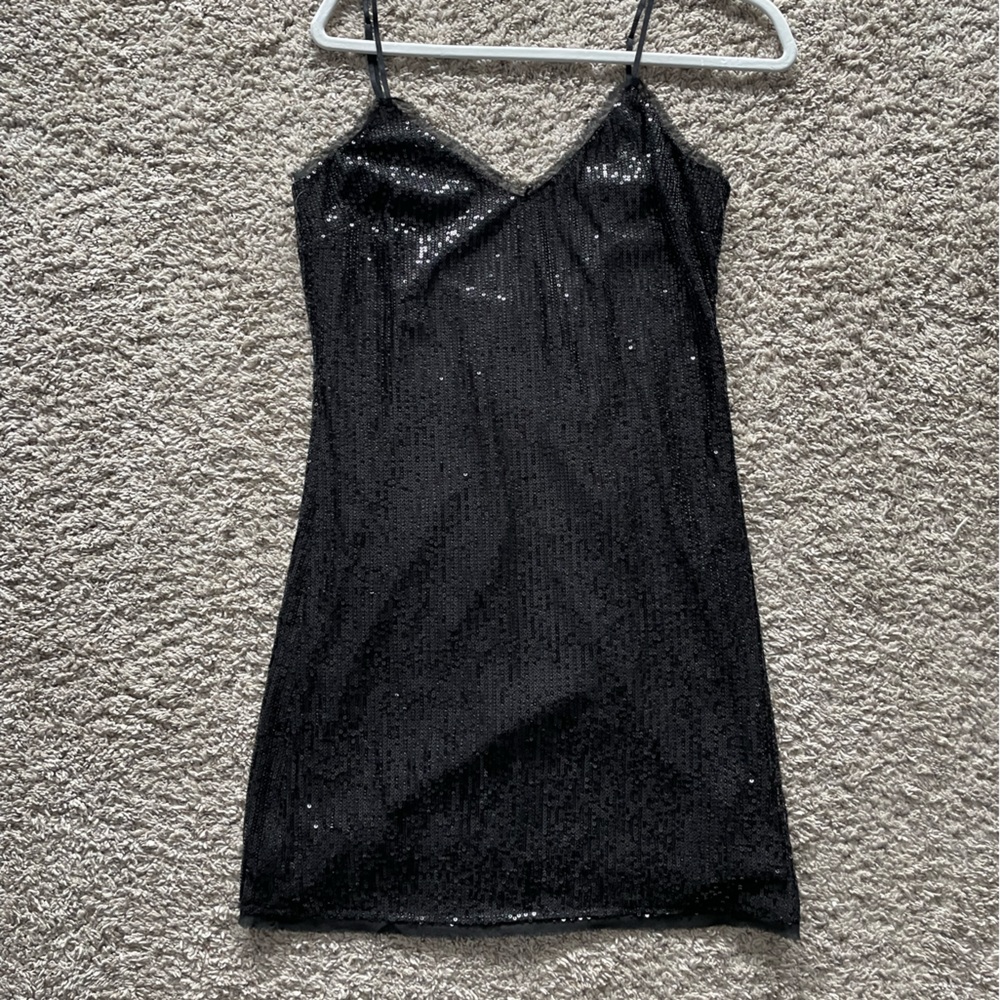 Hashtag in trend sequin dress